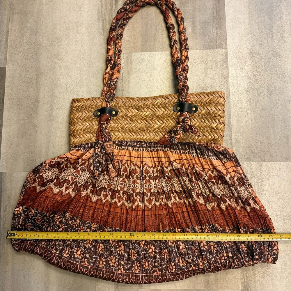 Bohemian Woven Straw and Patterned Tote Bag - Picture 3 of 7